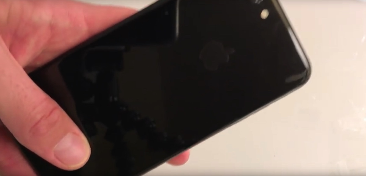 iphone7rearletter
