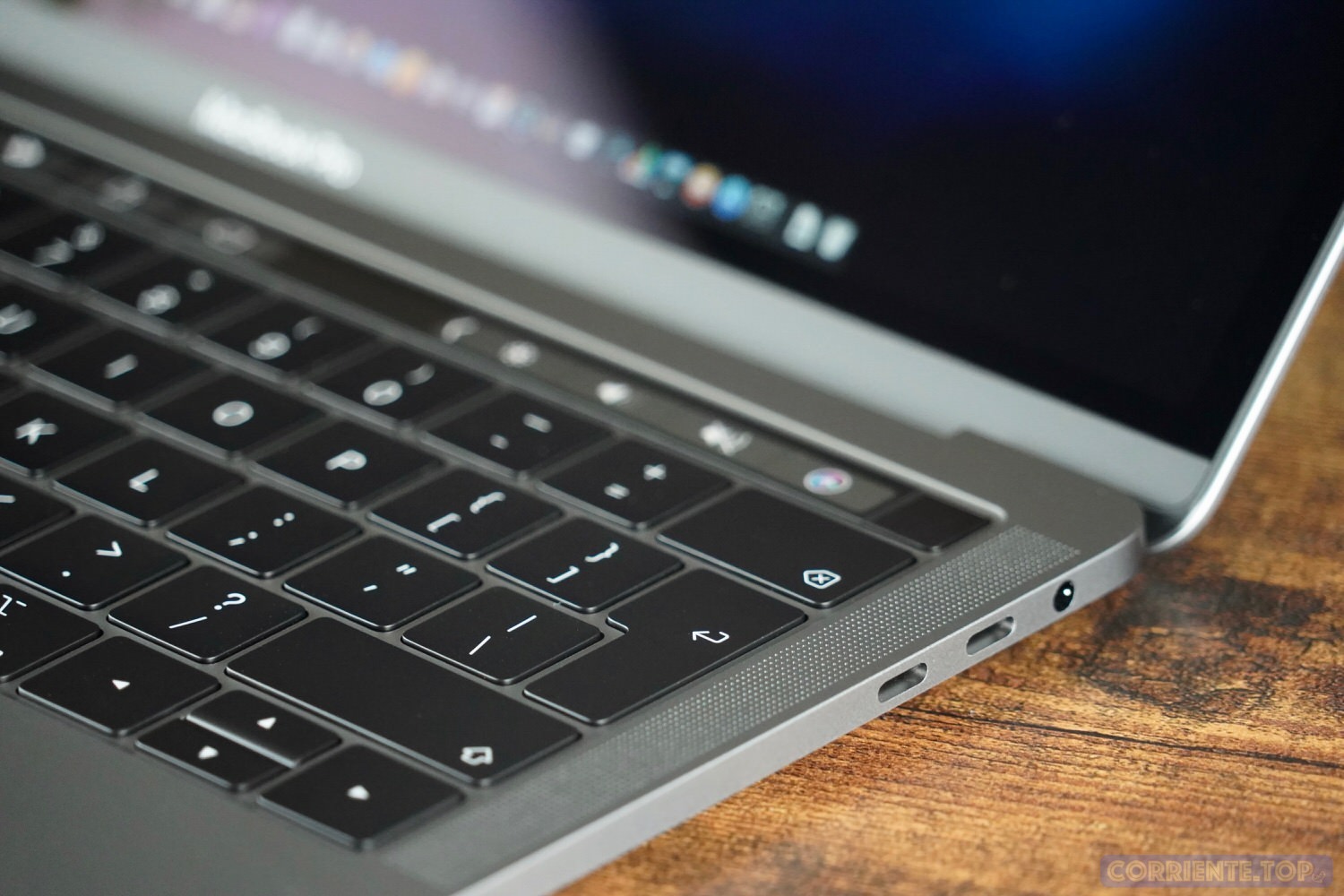 徹底レビュー】13インチ「MacBook Pro 2018」新プロセッサ搭載で性能大幅向上〜新モデルの真の魅力を解説 | CoRRiENTE.top