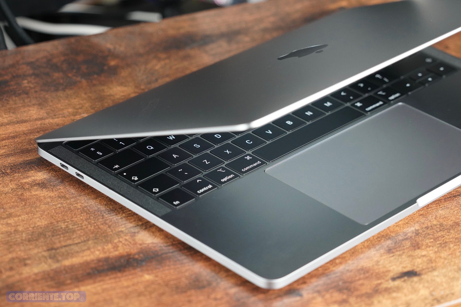 【徹底レビュー】13インチ「MacBook Pro 2018」新プロセッサ搭載で性能大幅向上〜新モデルの真の魅力を解説 | CoRRiENTE.top