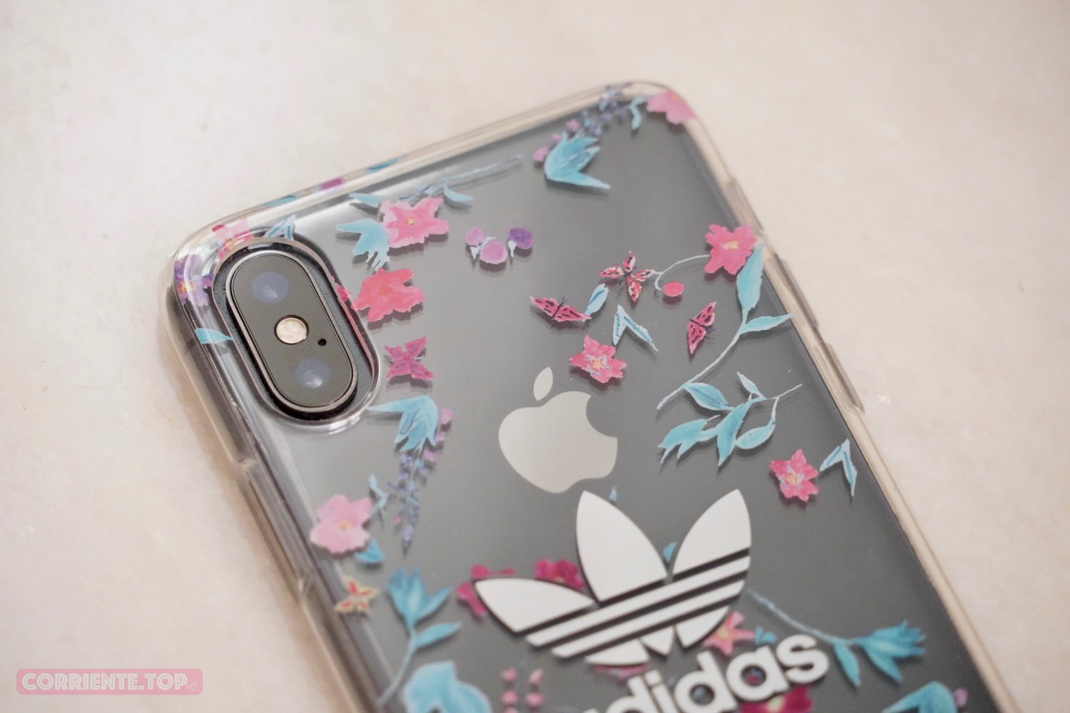 レビュー Adidas Originalsのiphone用クリアケース Clear Case Iphone X Trefoils Colorful Logo Clear Case Graphic Aop Iphone X Colorful Corriente Top