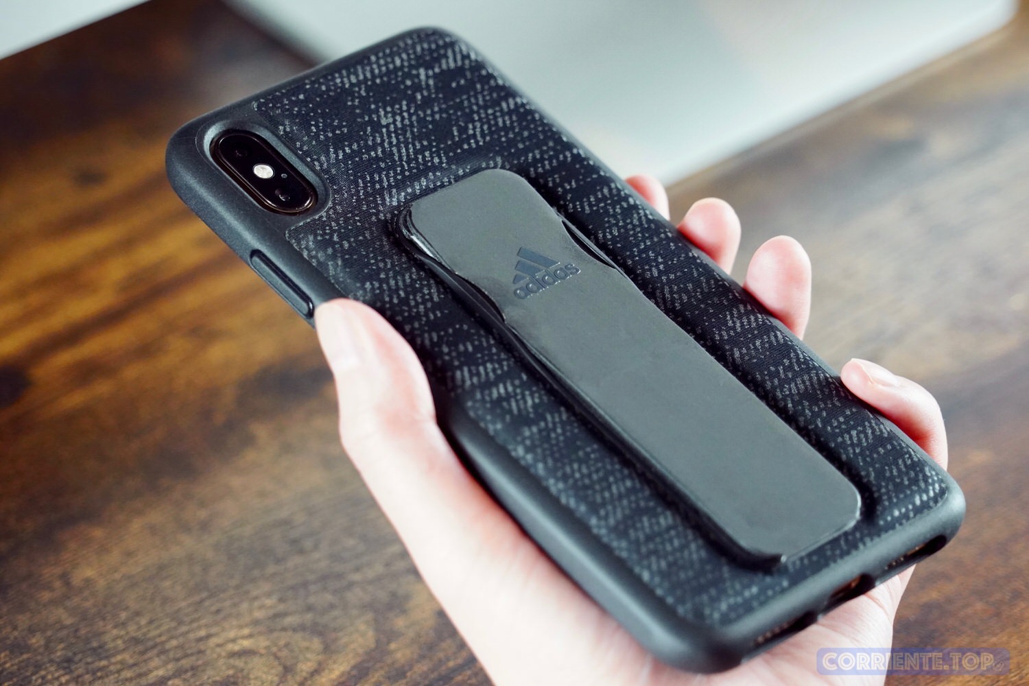 adidas Performance Grip for iPhone XS Max｣ レビュー