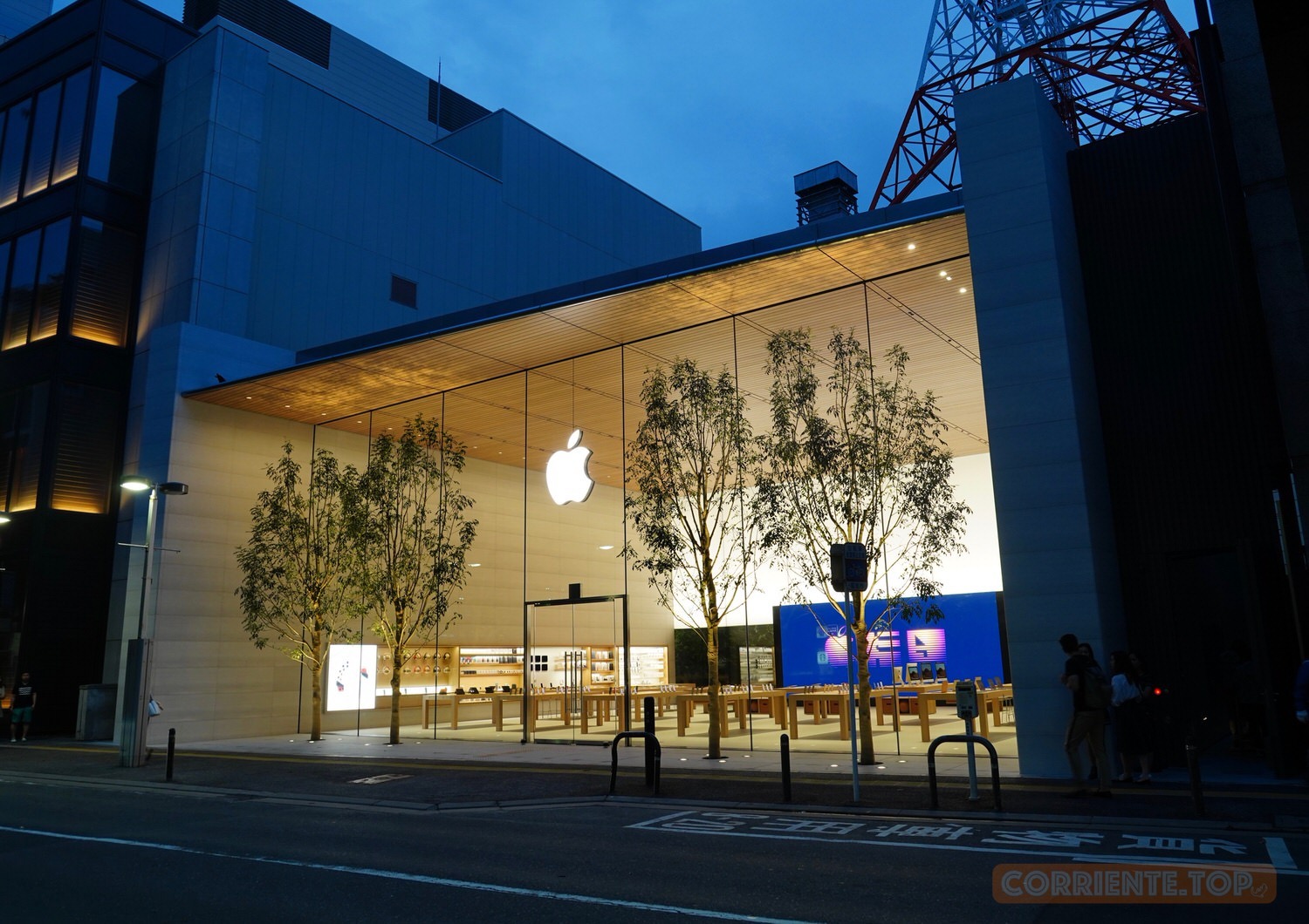 フォトレポート Apple 福岡 移転リニューアル ワンフロアの広々とした店内と竹林が特徴 Corriente Top