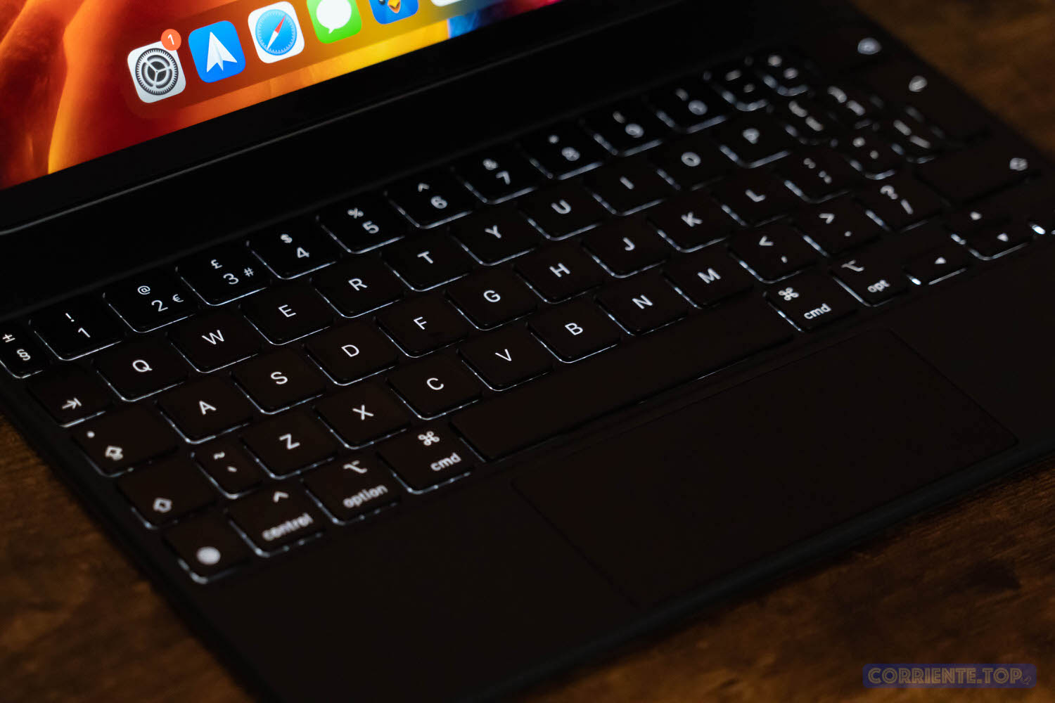 Magic Keyboard レビュー | iPad ProをノートPCに変える魔法アイテム 