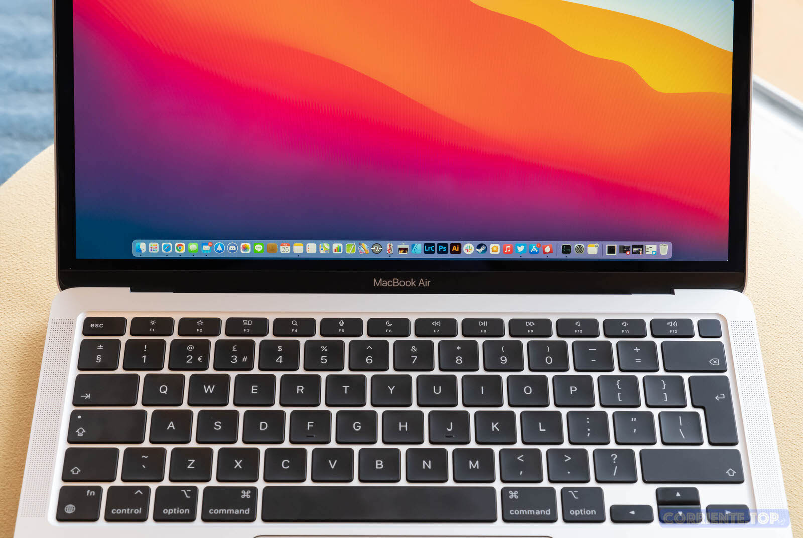 apple macbook air 2020 touch screen