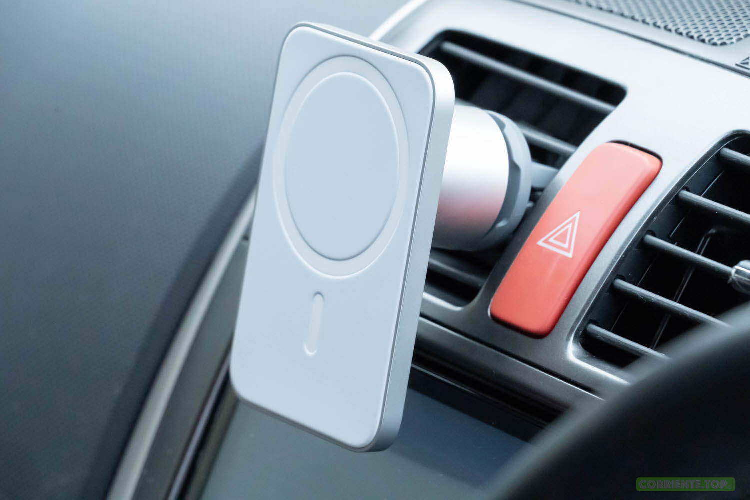 Belkin Car Vent Mount PRO with MagSafe レビュー | 最高のカーマウント登場。強力磁石でiPhoneをダッシュボードにガッチリ固定  | CoRRiENTE.top