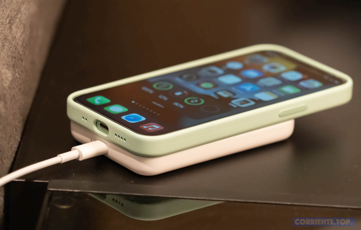 MagSafeバッテリーパック レビュー | iPhone 12のバッテリーを拡張する