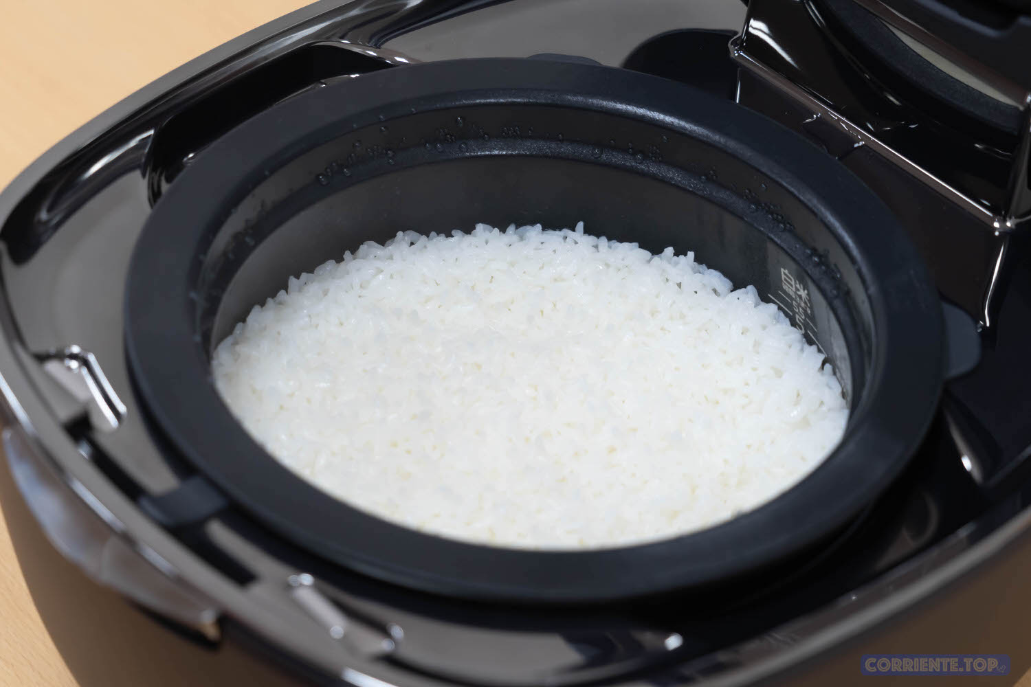 土鍋炊飯器 ｢｣ で炊くお米の美味しさの秘密。タイガー魔法瓶の